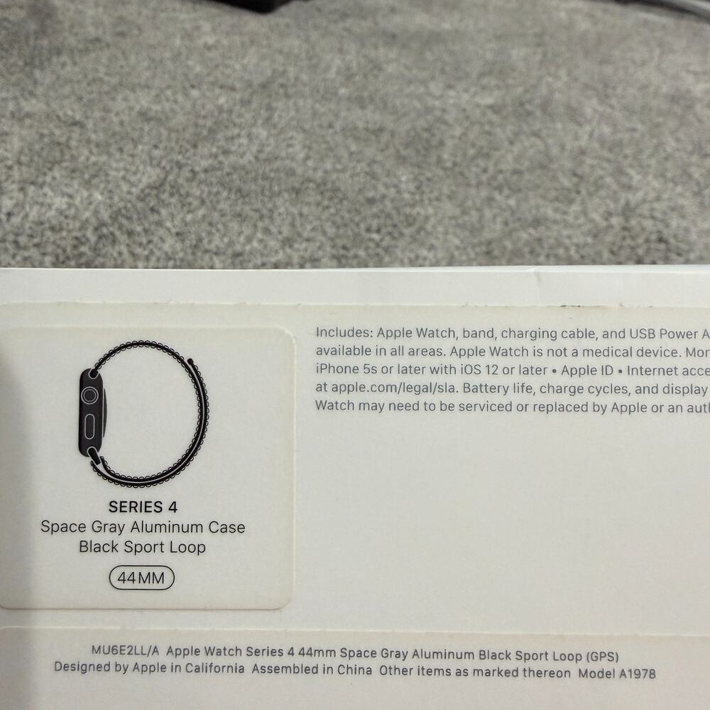 Apple Watch Series 4, 44mm Space Gray Aluminum MU6E2LL/A (GPS) - Picture 7 of 7